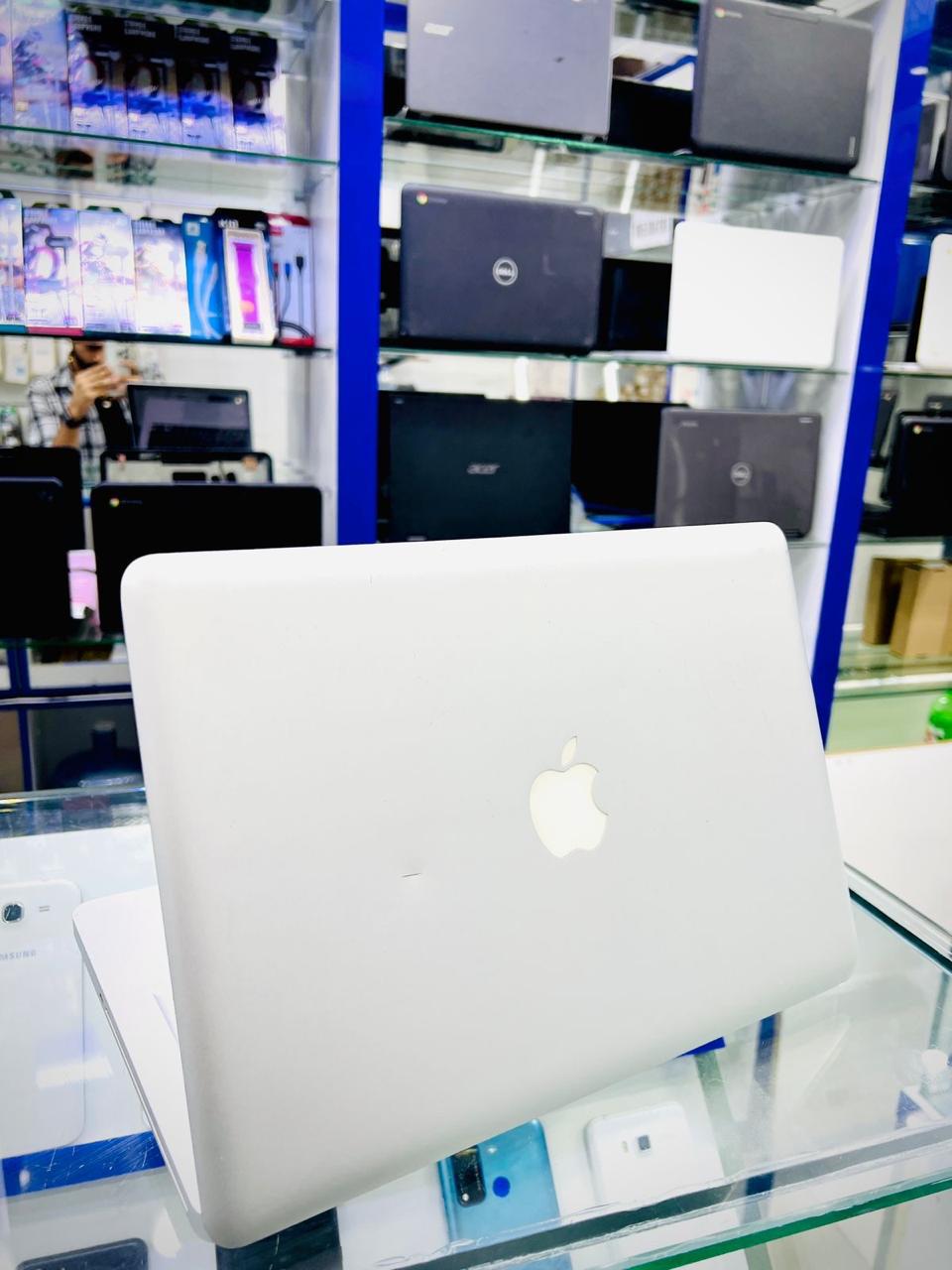 MACKBOOK PRO Cori 5